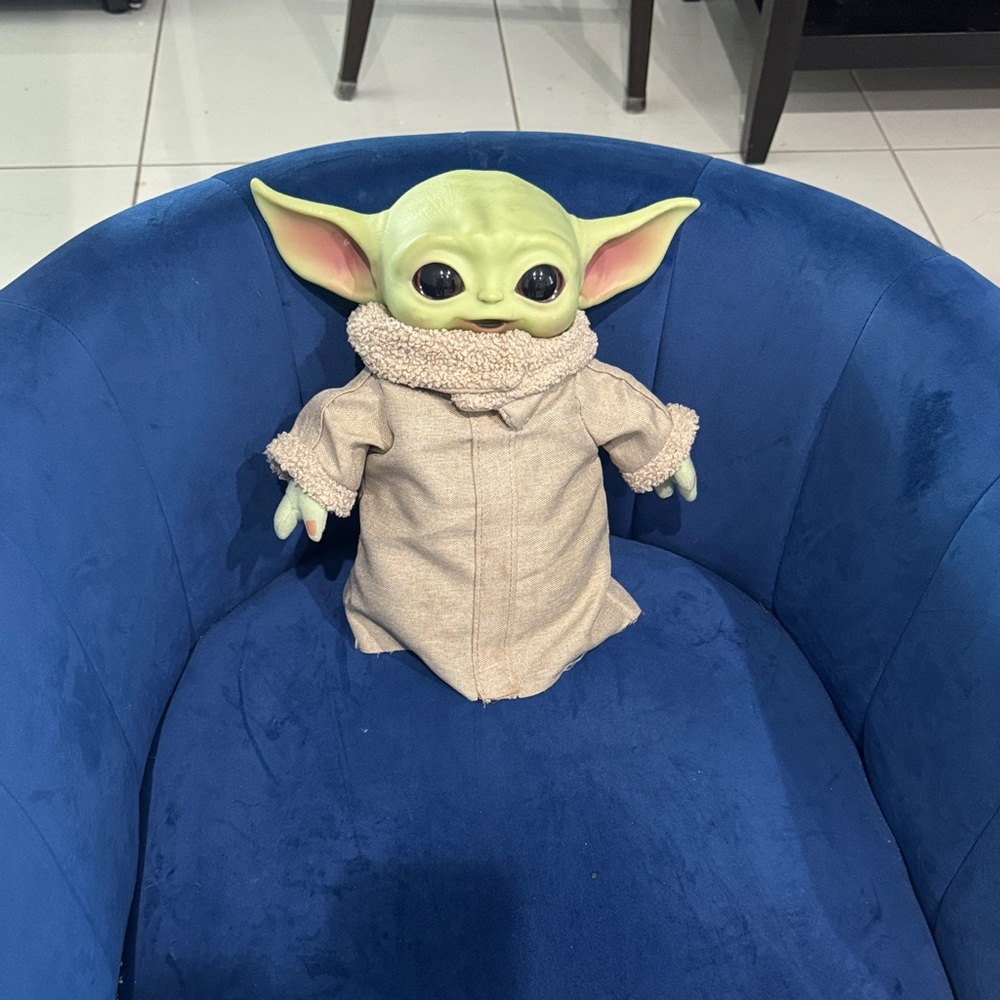 Star Wars Green Alien Plush with Cream Robe